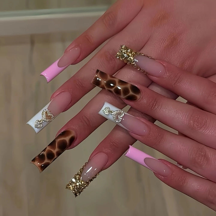Dekorative Nagelkunst Karnz
