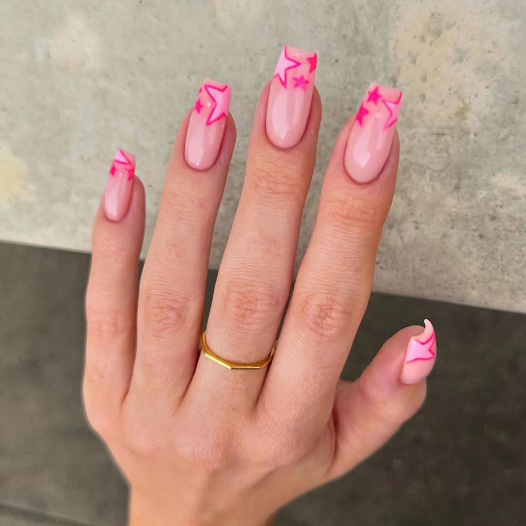 Kunstvolle Nagelkunst mit neonfarbenen Sternen Karnz
