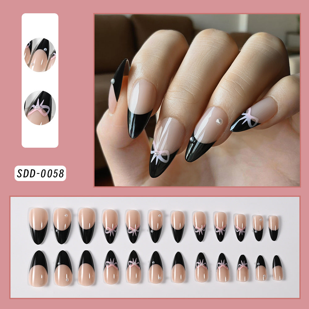 Niedliche Charakter-Themen-Nagelkunst-Tipps