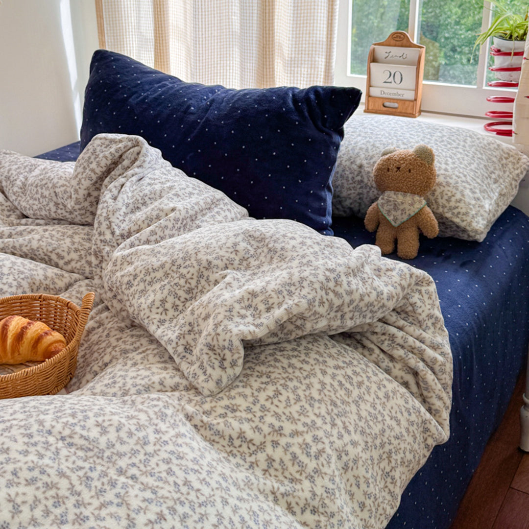 Umkehrbare Floral Flanell Bettbezug Set mit Punktmuster Spannbettlaken und Kissenbezügen