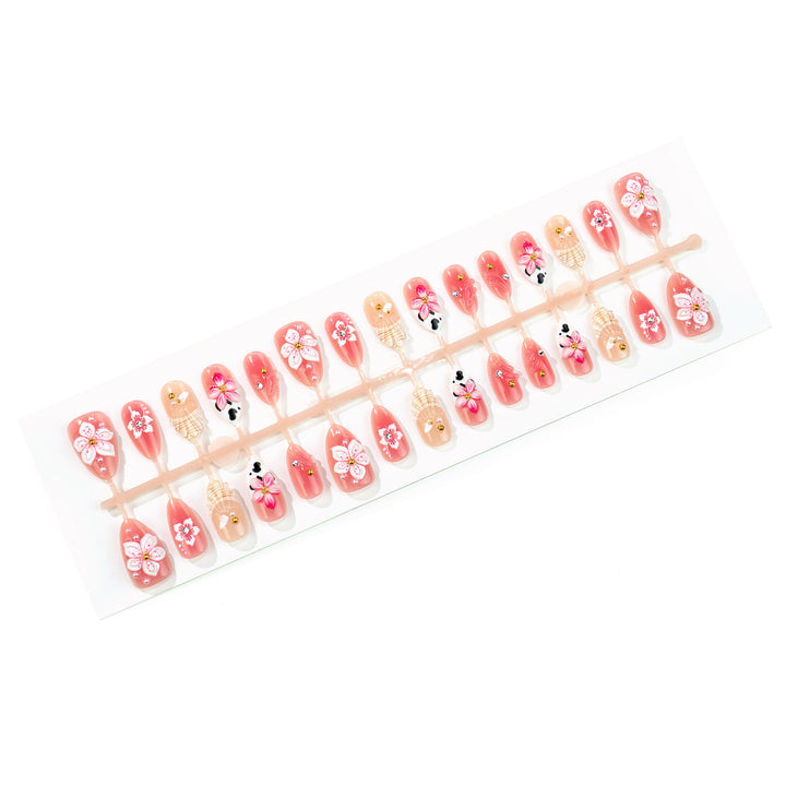 Blumenmuster Press-On Nagelkunst Kollektion
