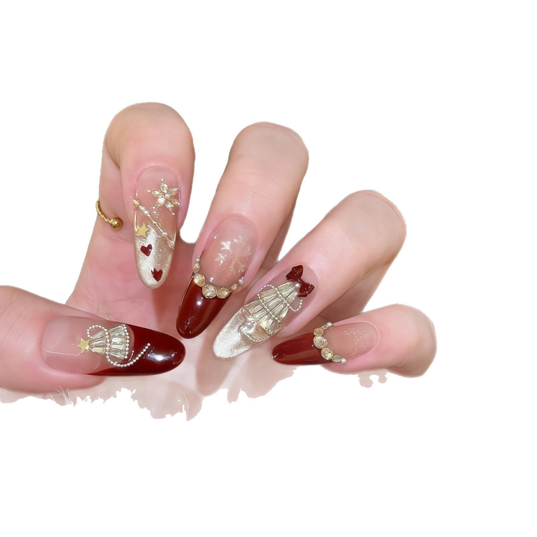 Kunstnagelspitzen mit Festlichem Glamour-Design Karnz