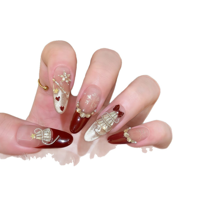 Kunstnagelspitzen mit Festlichem Glamour-Design Karnz