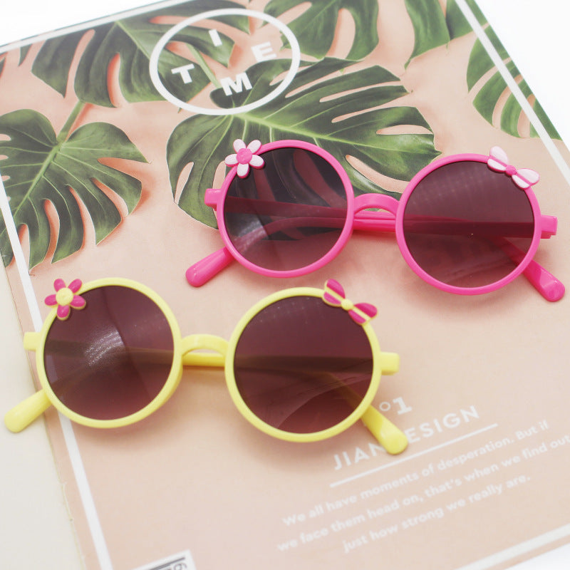 Damen Sonnenbrille mit verspielten Blumenakzenten Karnz