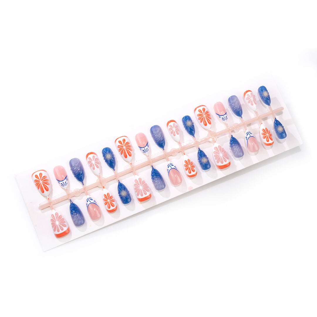 Kreatives Floral Press-On-Nagelset