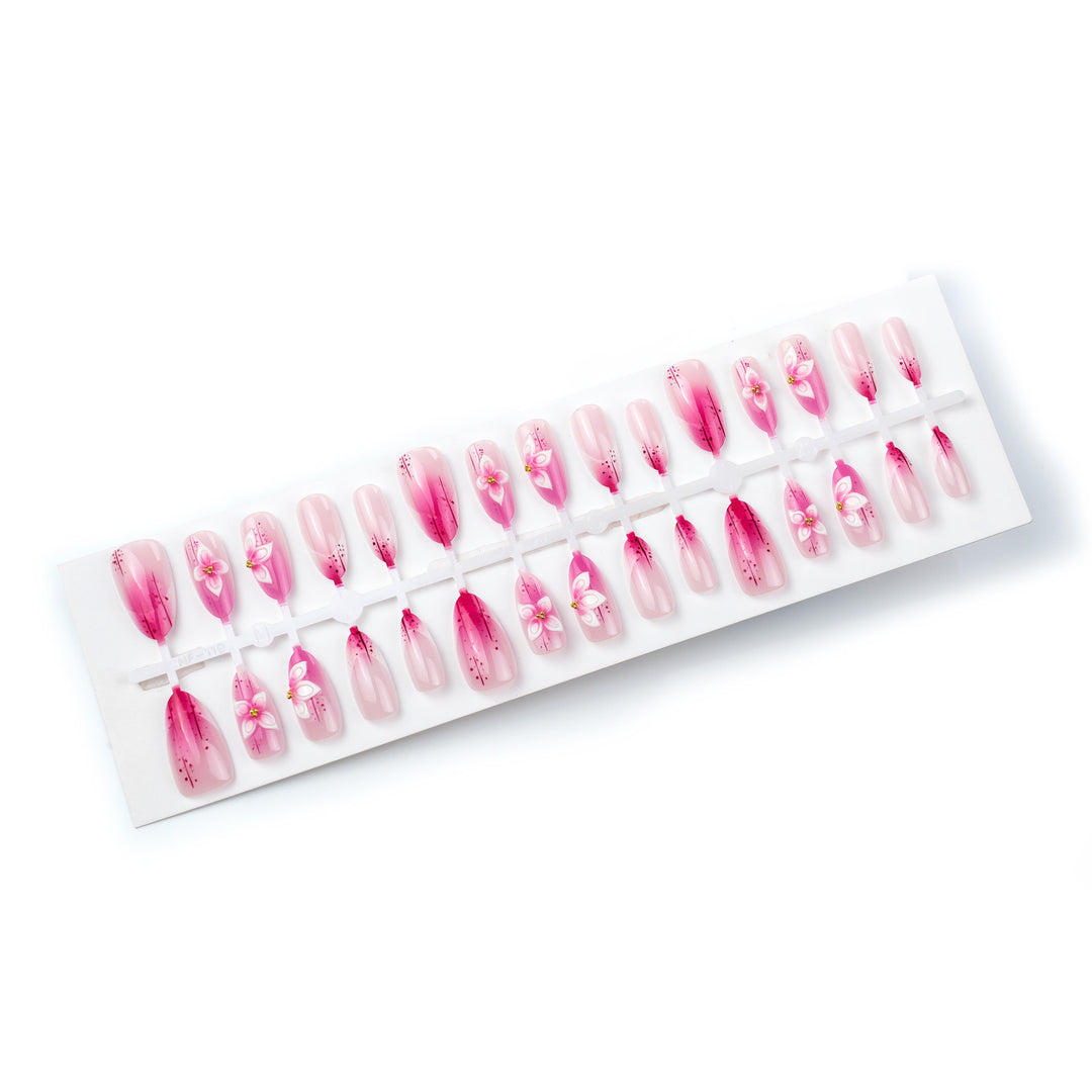 Blumeninspiriertes 3D Press-On Nagelkunst Karnz