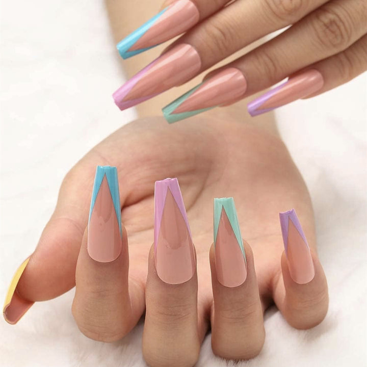 Stiletto Press-On Nail Art Set mit elegantem geometrischen Design