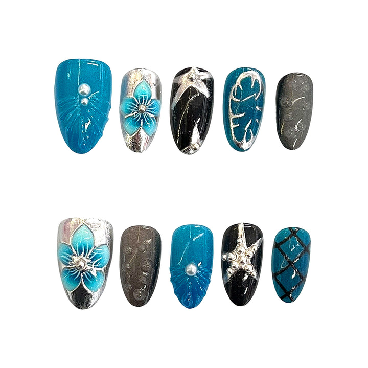 Künstlerisches Press-On-Nagelset mit floralen Motiven Karnz