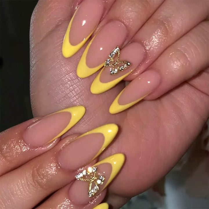 Kunstnagelset mit luxuriösen 3D-Schmetterlings- und Glitterverzierungen Karnz