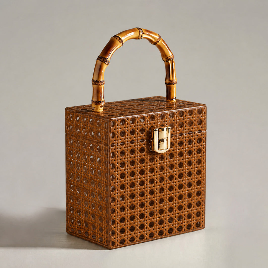 Stylische Handgefertigte Tasche mit Bambusgriff