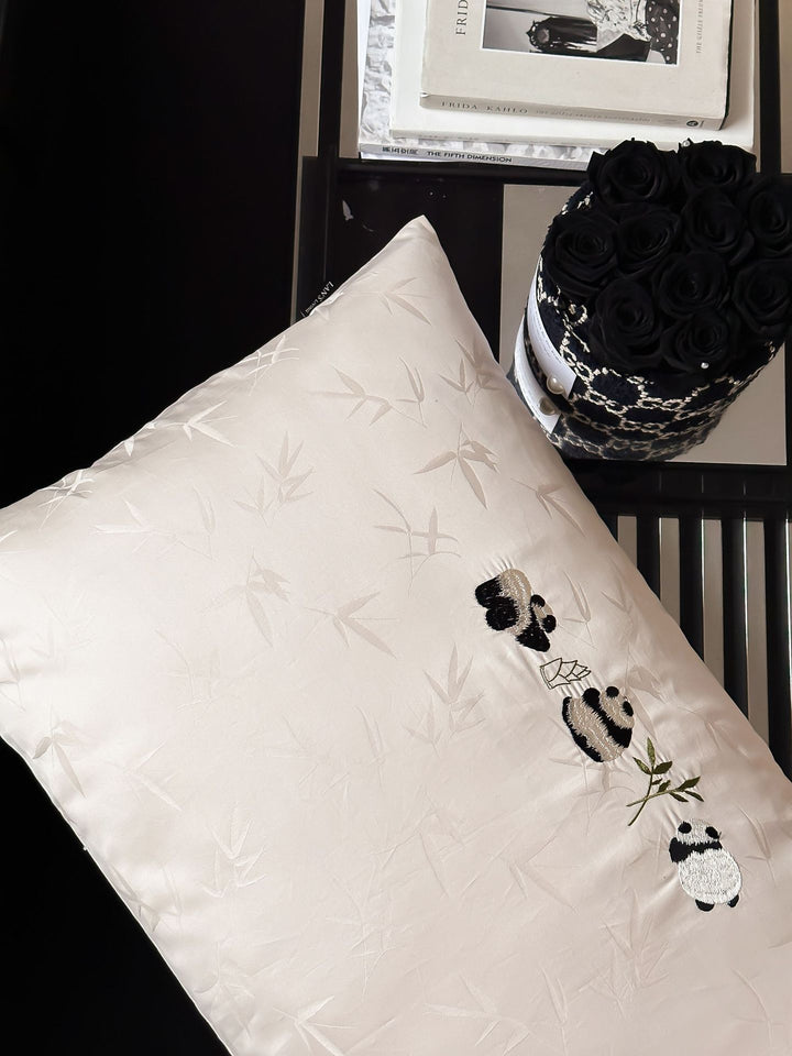 Fein gewebtes Baumwollsatin-Bettwäsche-Set mit Panda-Stickerei und Bambus-Jacquard