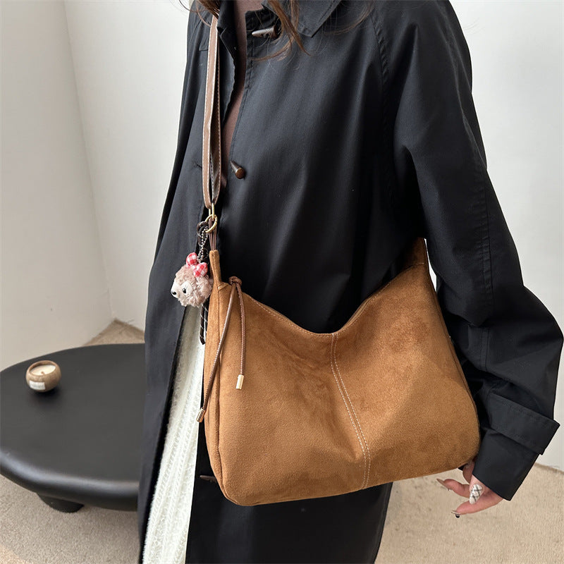 Weiche Wildleder Hobo-Handtasche Karnz