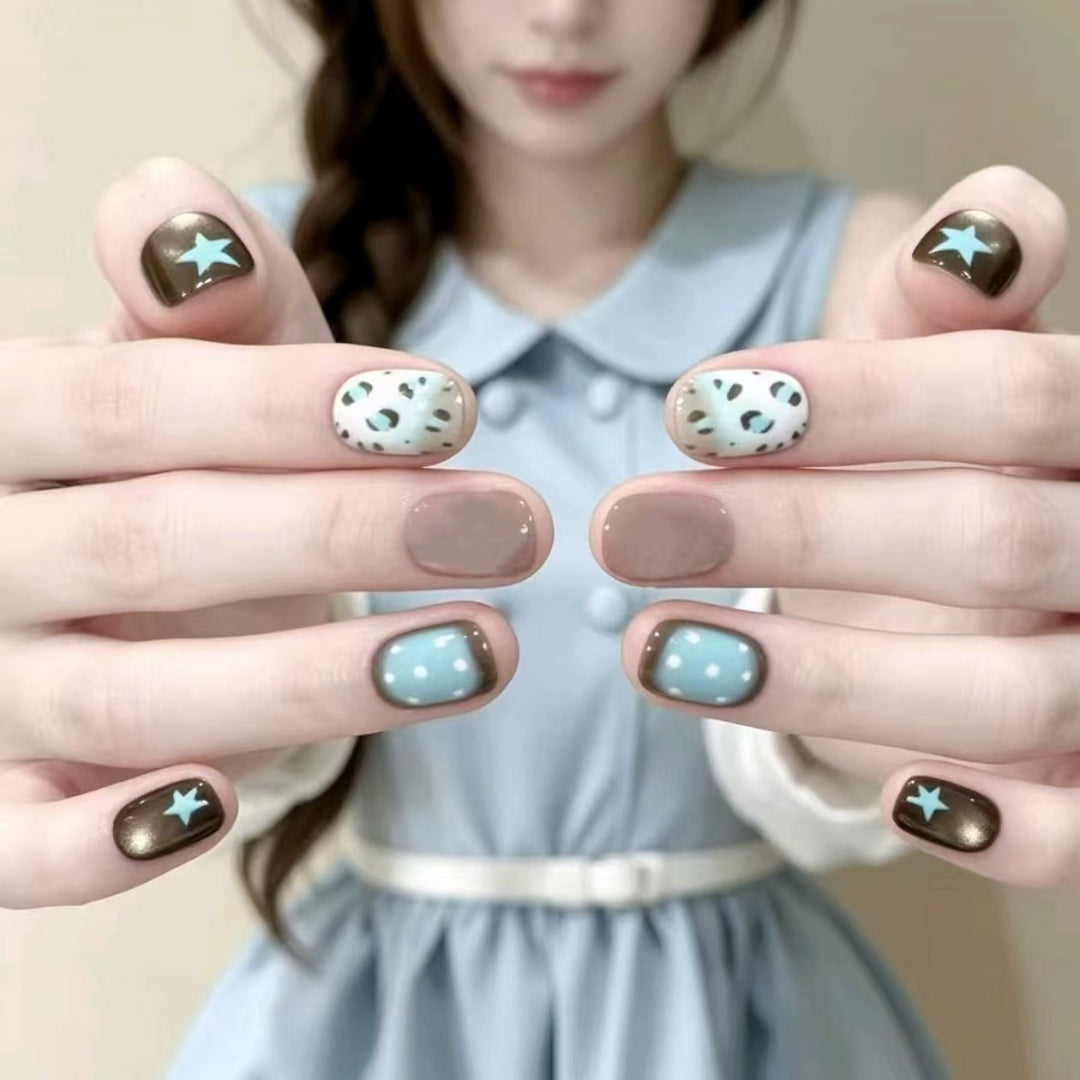Trendige Grafik Nagelkunst Set Karnz