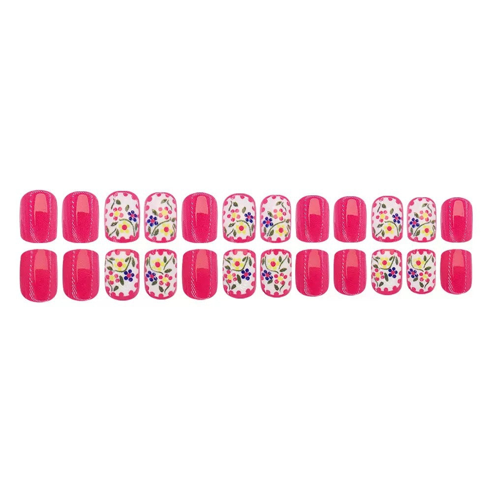 Handgemachtes Nageldesign Karnz