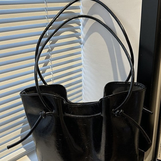 Stilvolle Ledertasche Karnz