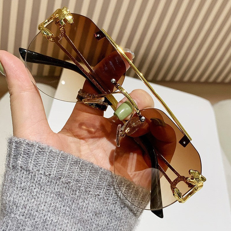Damen Designer Sonnenbrille mit einzigartigem tierischen Akzent Karnz
