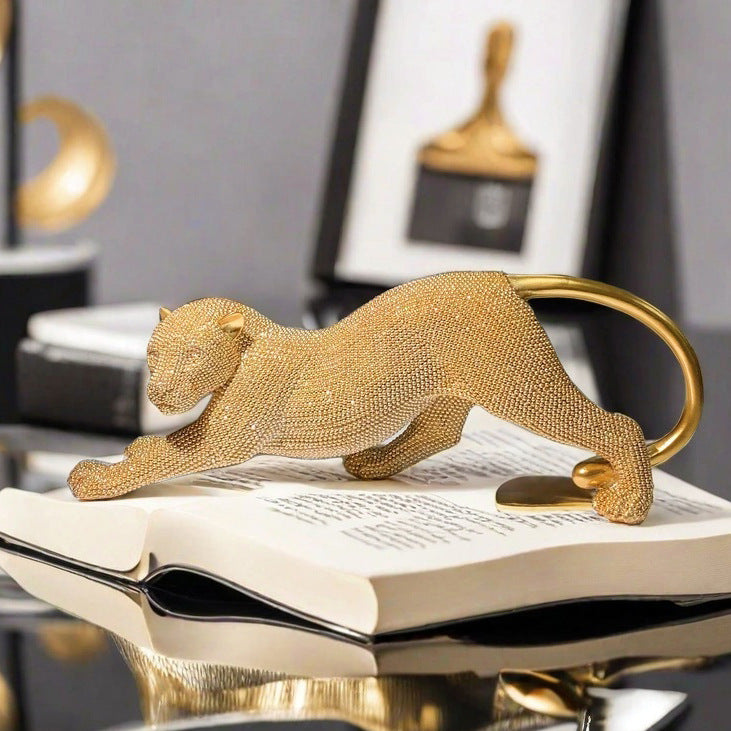 Elegante Dekofigur eines Panther Karnz