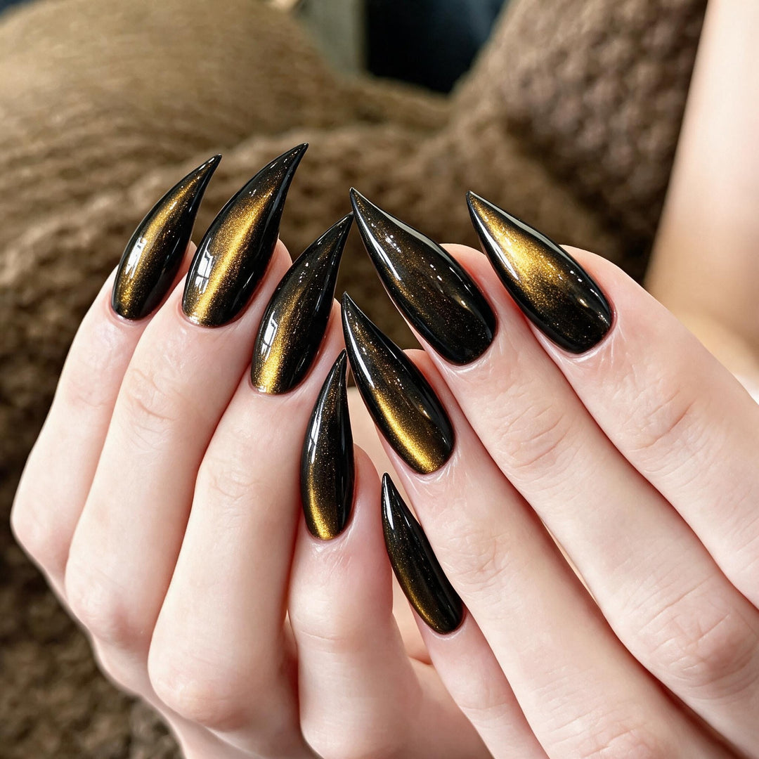 Künstlerisches Stiletto Press-On Nagelset mit glänzendem Finish Karnz