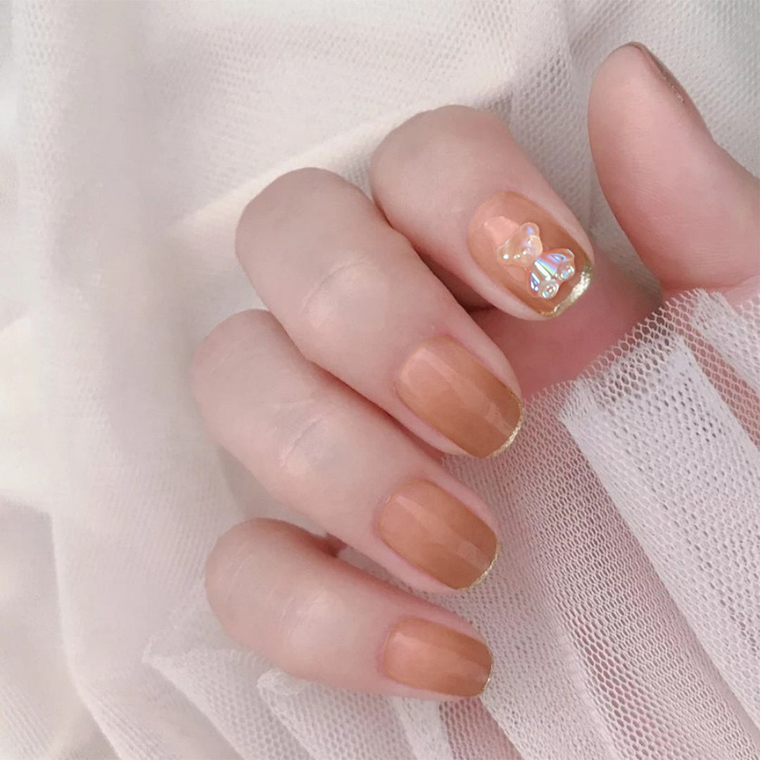 Dekoratives Press-On Nagelset mit Schmetterlingsakzenten Karnz