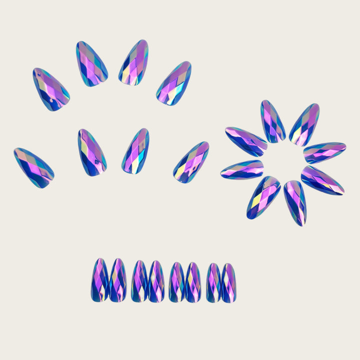 Kunstnägel mit Facettiertem Kristall-Design Karnz