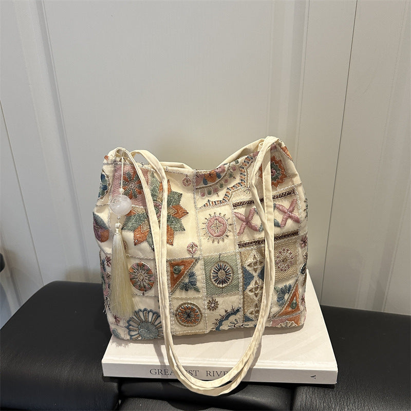 Bestickte Boho-Umhängetasche