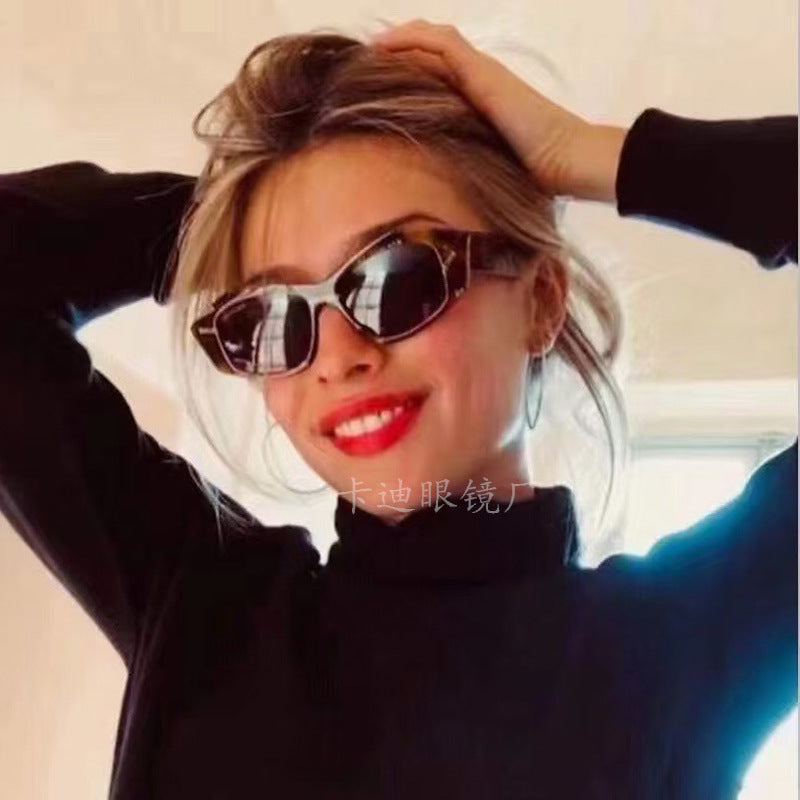 Damen geometrische Sonnenbrille mit einzigartigem, futuristischem Design Karnz