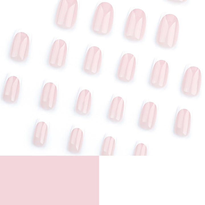 Elegant Maniküre mit Premium Nageldesign Karnz