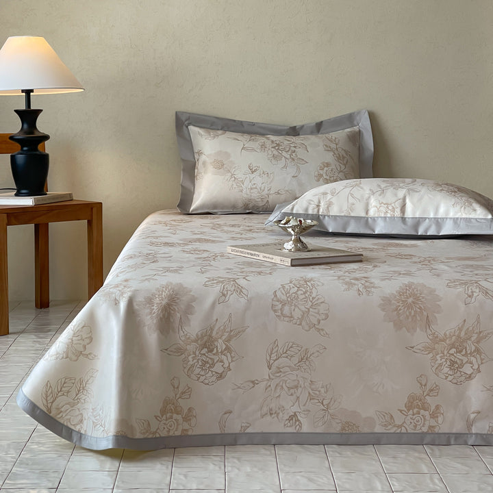 Luxuriöses Satin-Bettwäsche-Set mit floraler Jacquard-Webung und breiter Satinkante