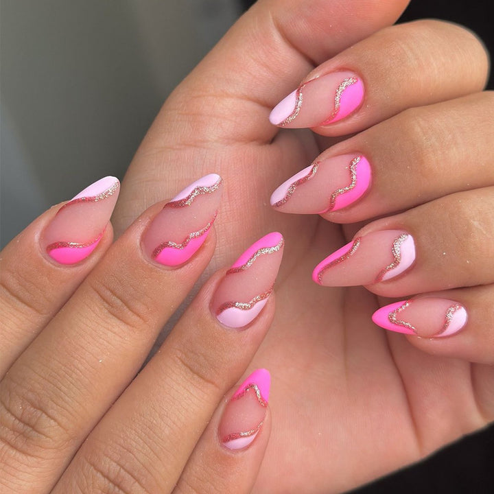 Elegante Stiletto Press-On Nagelkunst mit Strass-Akzenten Karnz