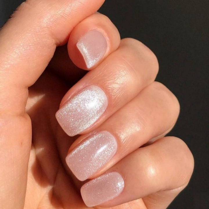 Verschönernde Press-On-Nagelset Karnz