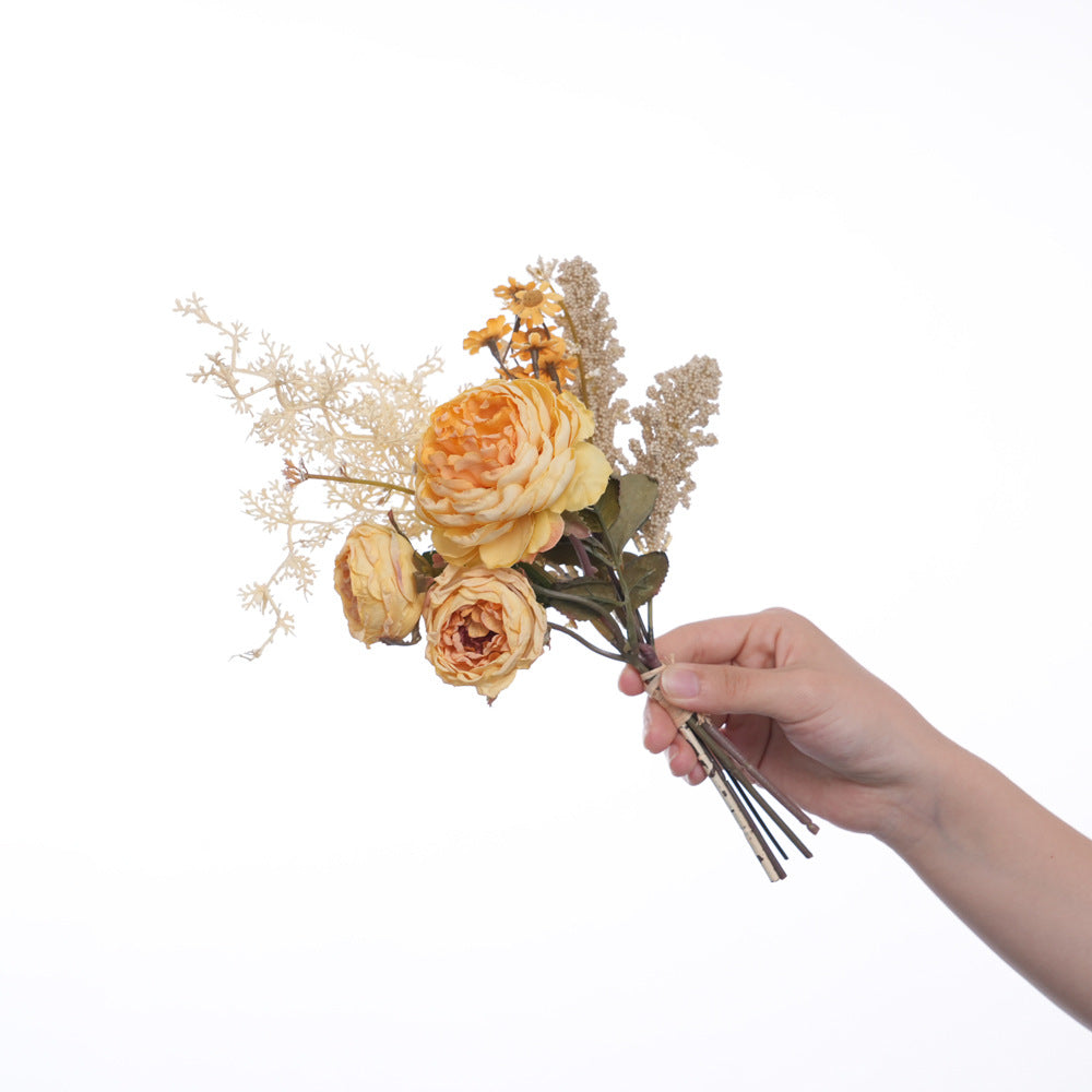 Eleganter Kunstblumenstrauß