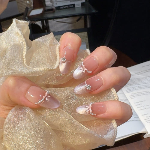 Dekorative Nageldesign-Erweiterungen Karnz