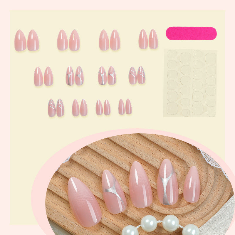 Elegantes Press-On Nail Set mit künstlerischen silbernen Akzenten Karnz