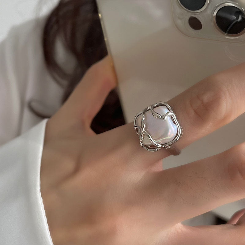 Stilvoller Ring mit Organischem Design Karnz