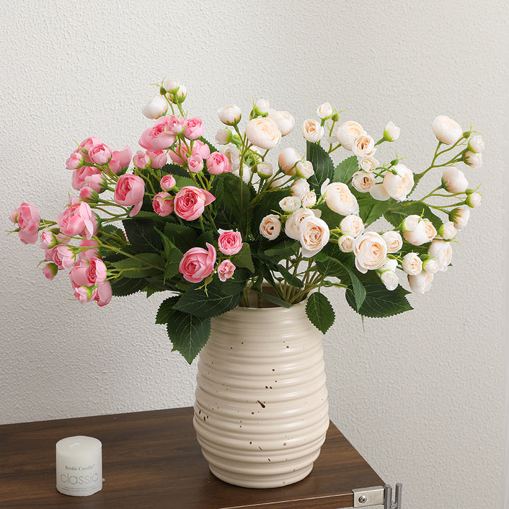 Realistische Kunstrose mit feinen Blüten und Blättern Karnz