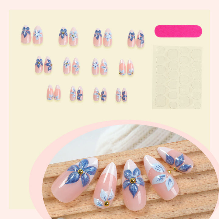 Press-On Nagelset mit floralen Verzierungen Karnz