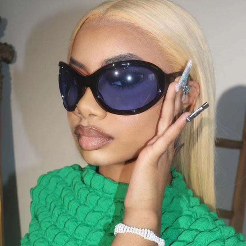 Damen stylische Sonnenbrille mit ergonomischem Design und schützendem UV-Filter Karnz