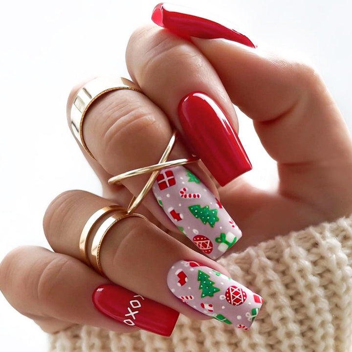 Kunstnagelset mit festlichem Winterthema Karnz