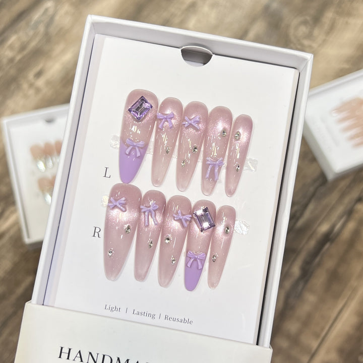 Elegantes handgefertigtes Press-On Nagelkunstset Karnz