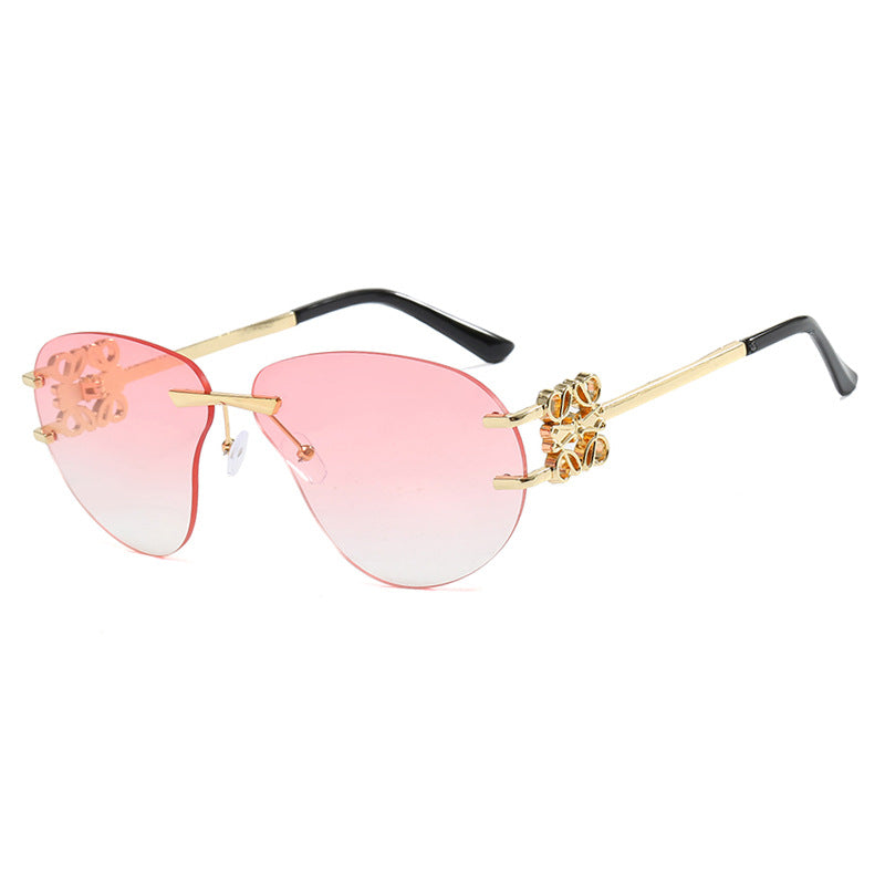Damen modische Sonnenbrille im eleganten Aviator-Stil mit Kunststeindetails Karnz
