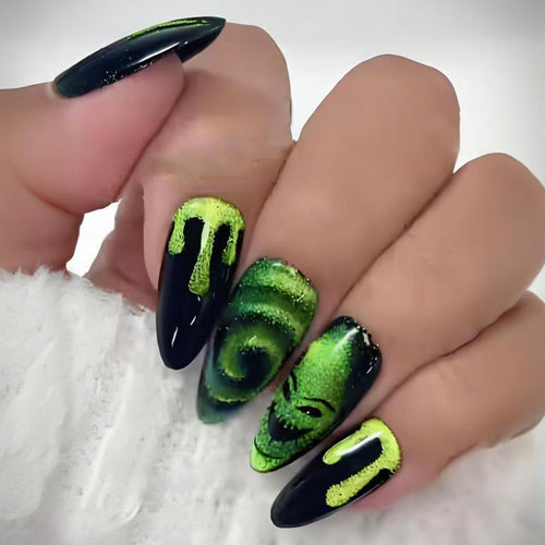 Kunstnägel Set mit gruseligen Halloween-Motiven Karnz