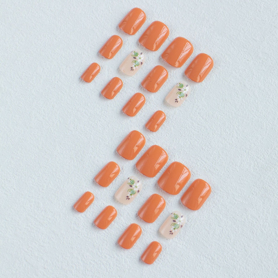 Blumenverziertes Nagelkunst-Set