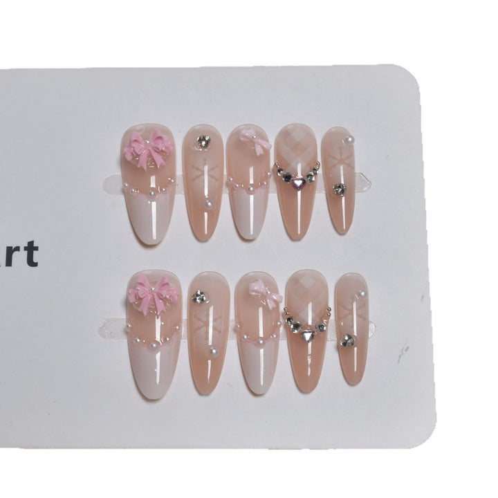 Dekoratives Press-On Nagelkunst Set Karnz