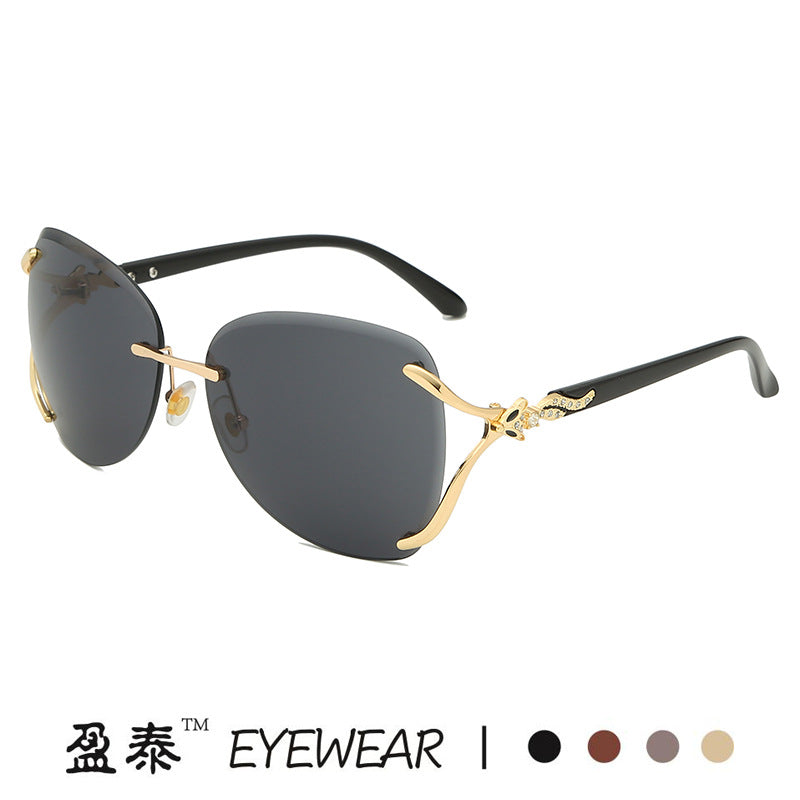 Damen elegante Sonnenbrille mit extravagantem Metallrahmen und verspiegelten Gläsern Karnz