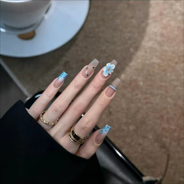 Künstlerische Floral Press-On Nagelverlängerungen