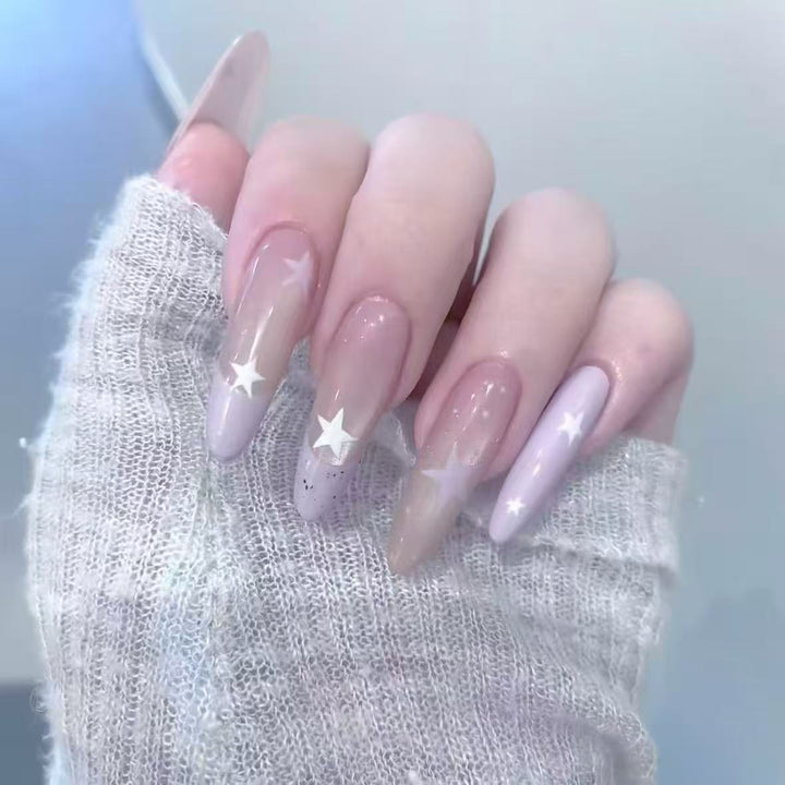 Glamouröse Press-On Nagelkunst Karnz