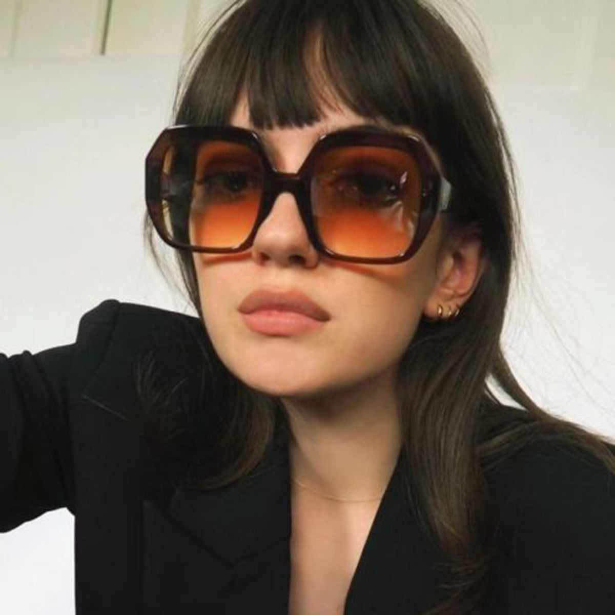Damen oversized Sonnenbrille mit innovativem Rahmen Karnz