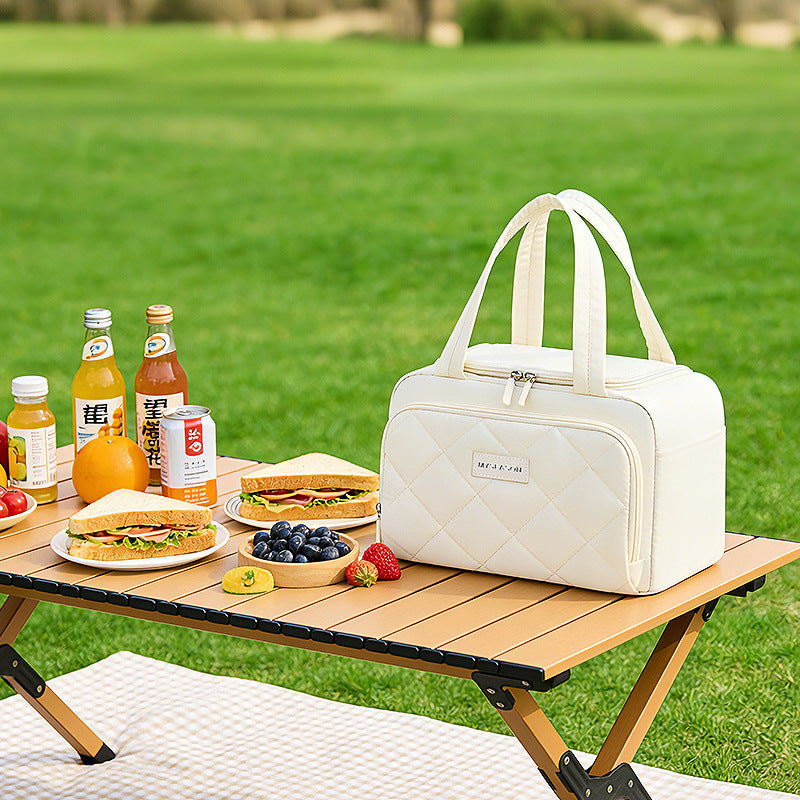Isolierter Gourmet-Lunch-Träger