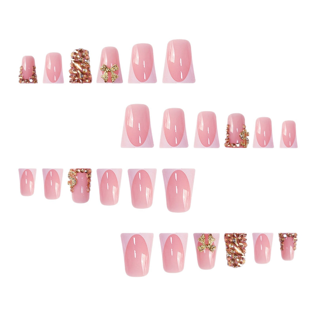 Dekorative kristallverzierte Nagelkunst Karnz