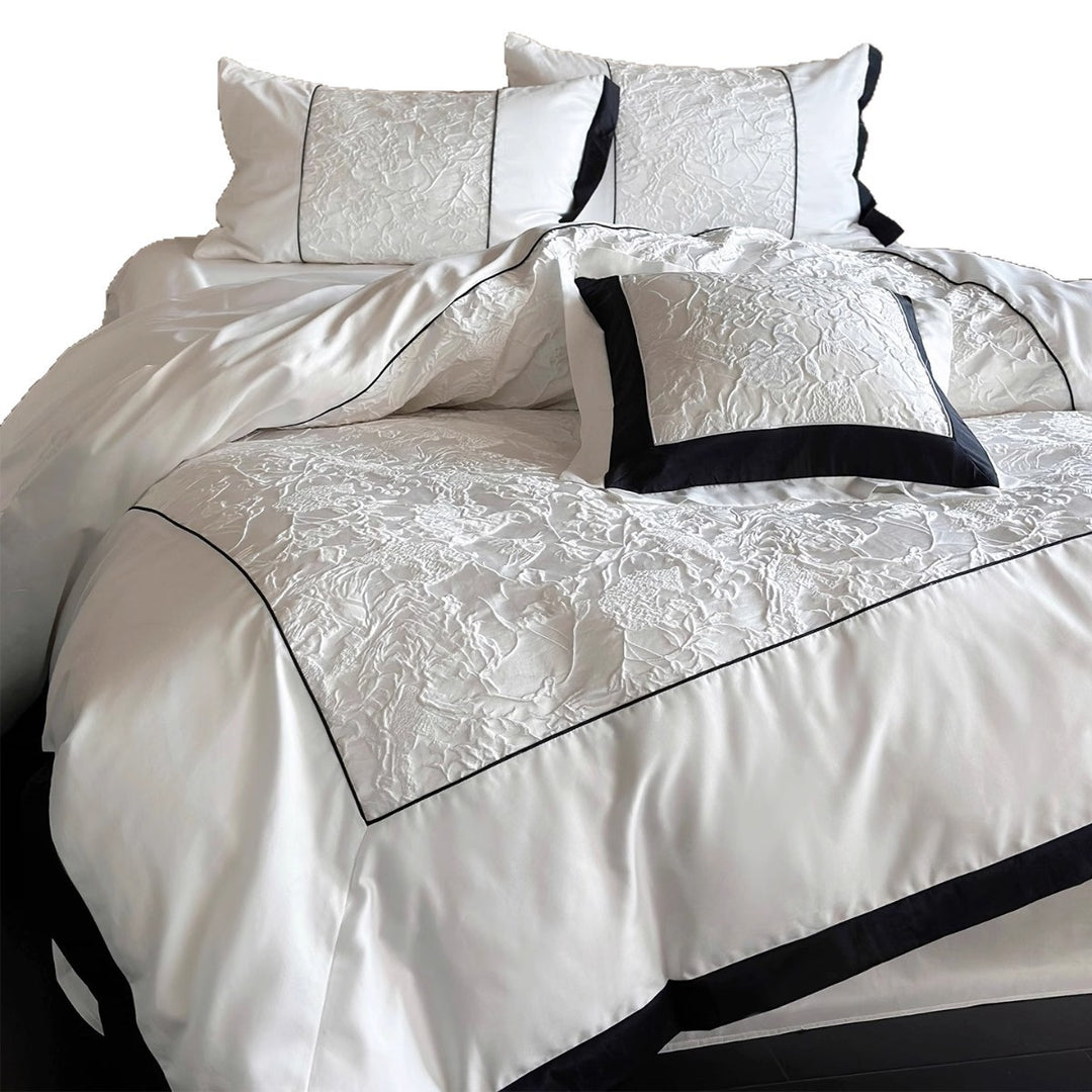 Strukturierte Floral Matelassé Bettbezug-Set mit kontrastierendem Paspelrand und Euro Kissenbezügen